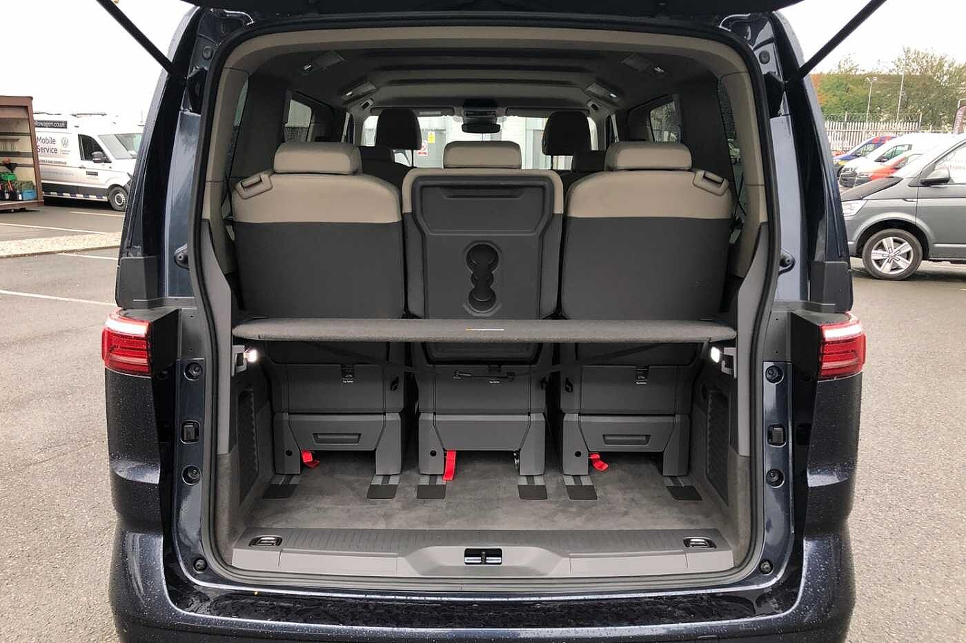 Volkswagen Multivan Life 2.0TDI (150ps) Standard 7S Combi DSG **DISCOVER MEDIA NAVIGATION**