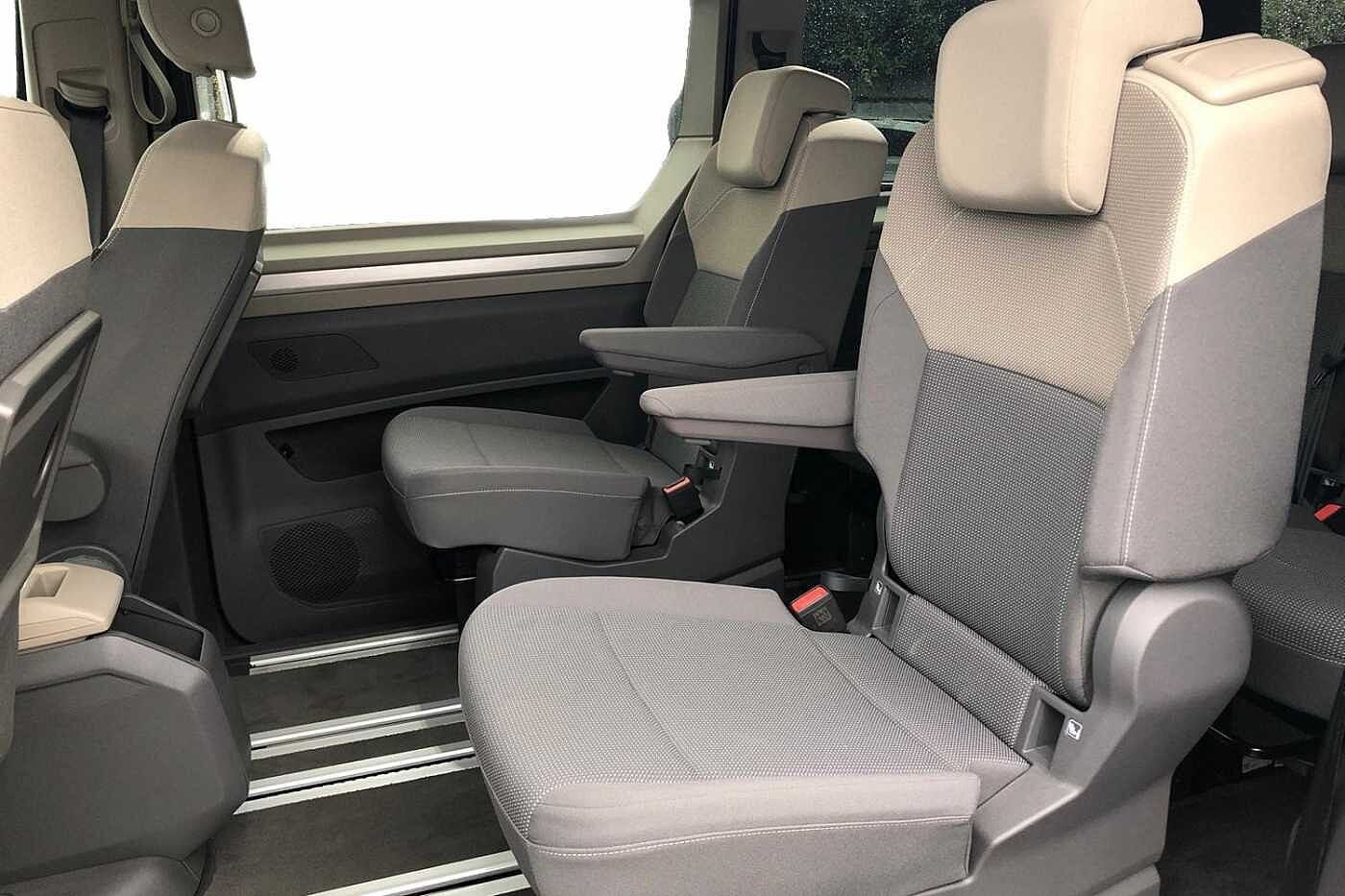 Volkswagen Multivan Life 2.0TDI (150ps) Standard 7S Combi DSG **DISCOVER MEDIA NAVIGATION**