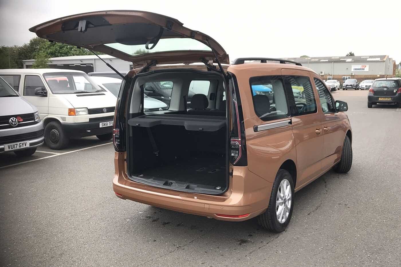Volkswagen Caddy Maxi Diesel Estate Life Maxi 122 PS 2.0 TDI 7sp DSG