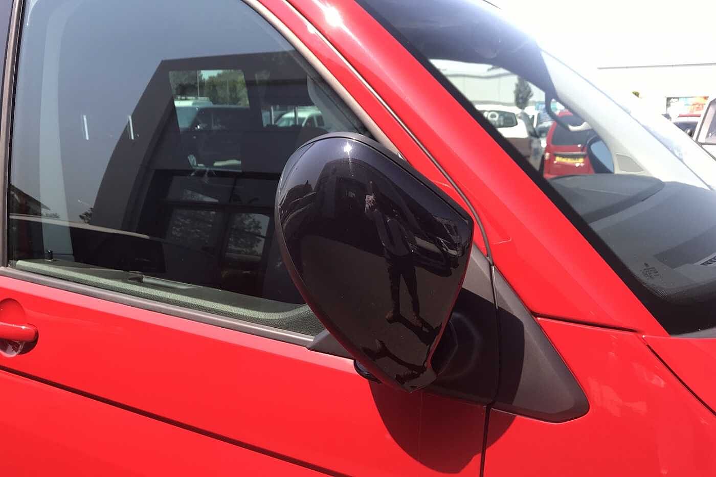 Volkswagen Transporter T30 Kombi Edition SWB 150 PS 2.0 TDI BMT 7sp DSG