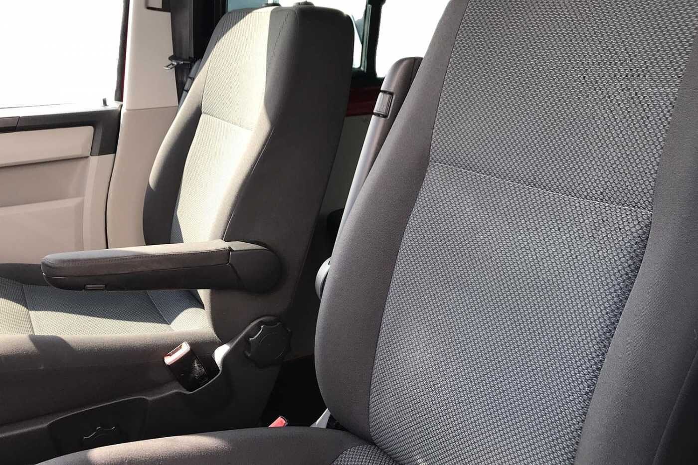 Volkswagen Transporter T30 Kombi Edition SWB 150 PS 2.0 TDI BMT 7sp DSG
