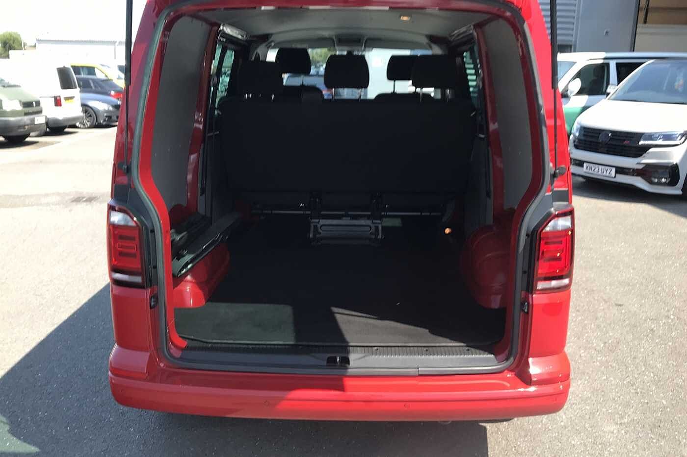 Volkswagen Transporter T30 Kombi Edition SWB 150 PS 2.0 TDI BMT 7sp DSG