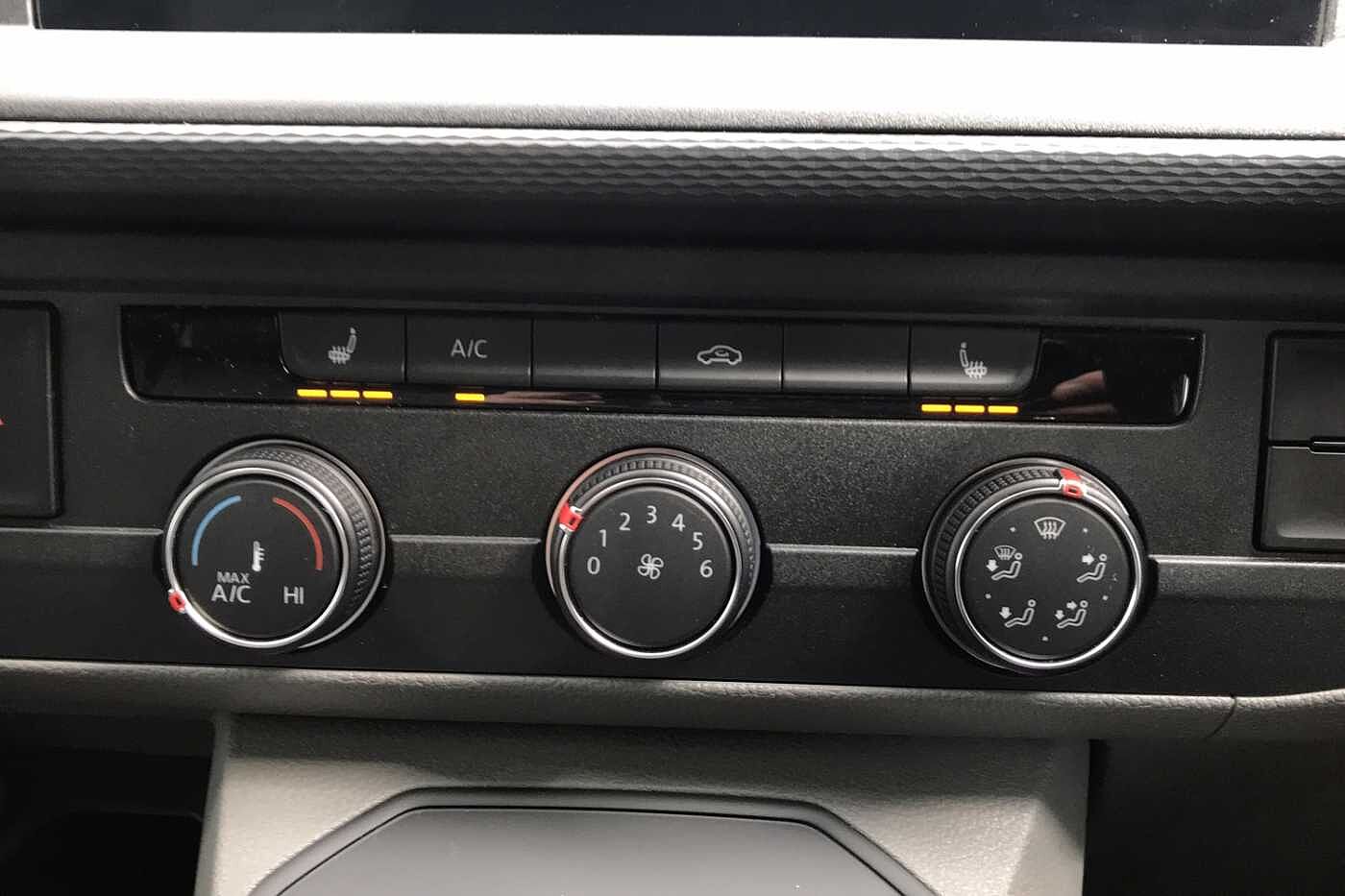 Volkswagen Transporter Panel van Highline SWB 204 PS 2.0 TDI 7sp DSG