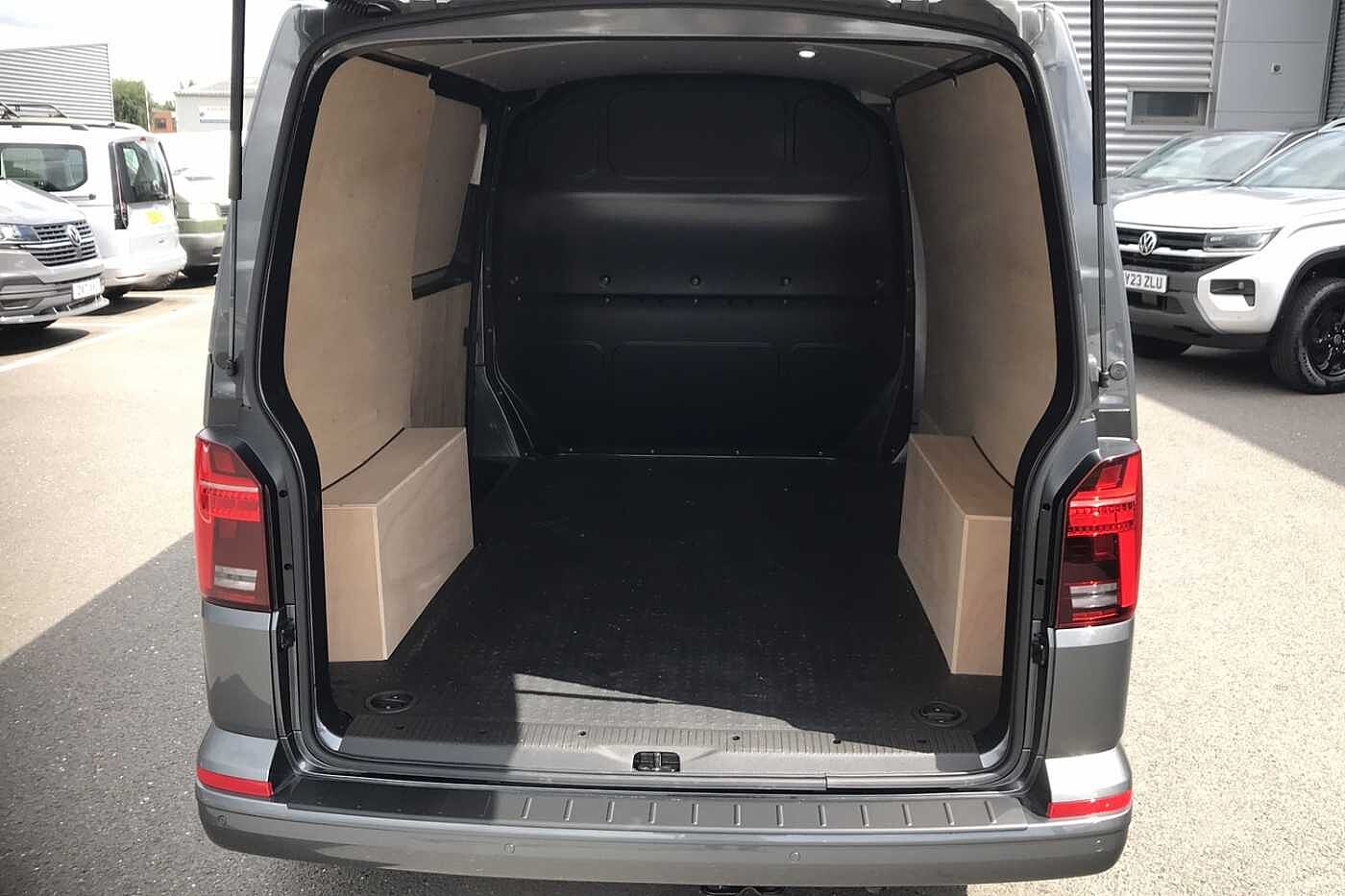 Volkswagen Transporter Panel van Highline SWB 204 PS 2.0 TDI 7sp DSG