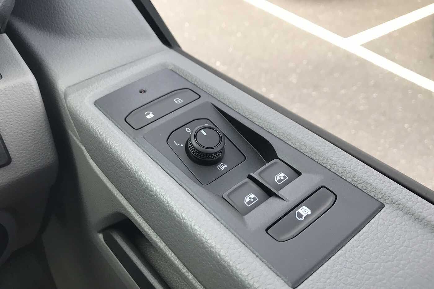 Volkswagen Transporter T30 Lwb Diesel Panel van Startline LWB 150 PS 2.0 TDI 7sp DSG