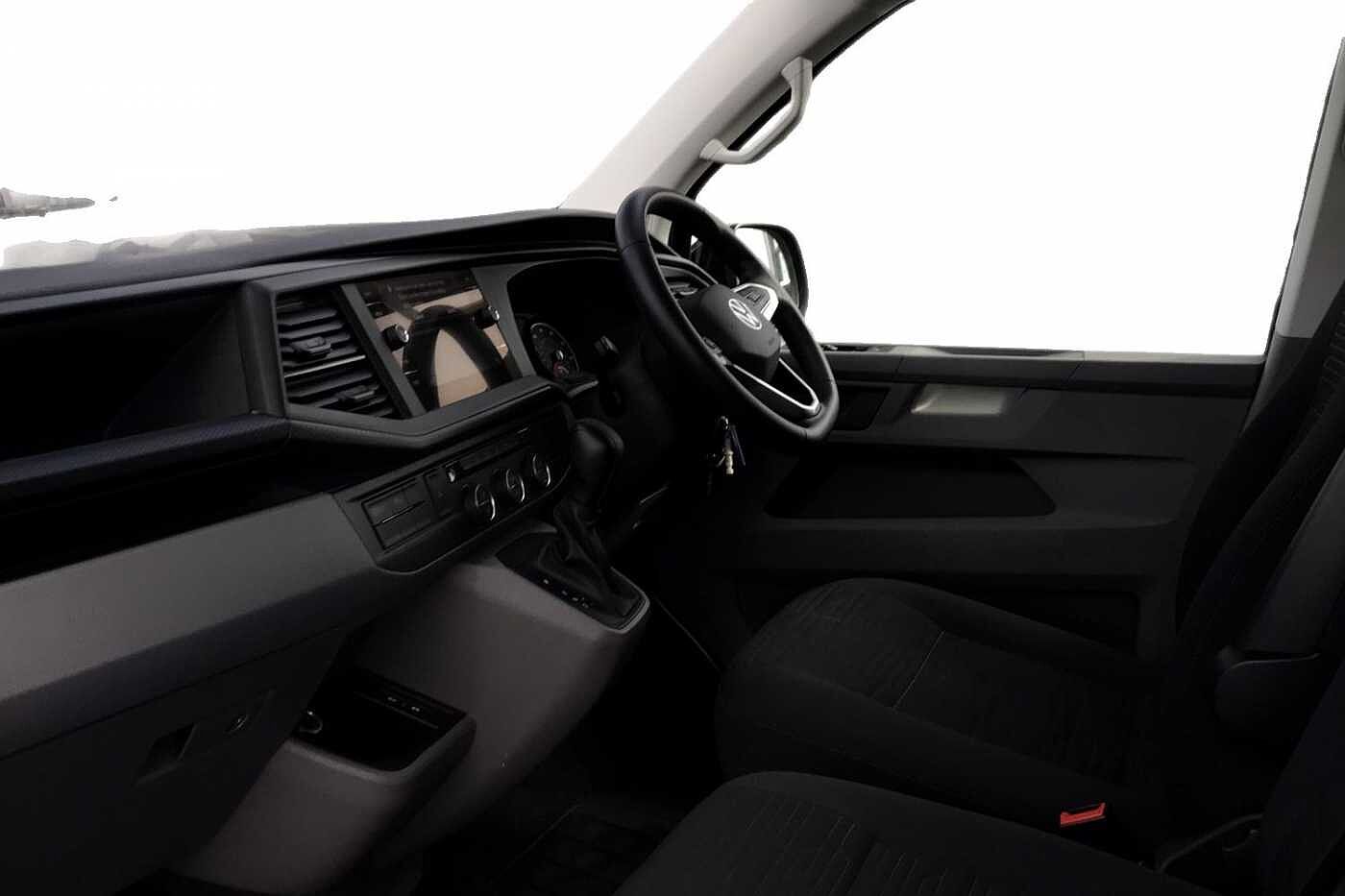 Volkswagen Transporter Shuttle SE LWB 150 PS 2.0 TDI 7sp DSG