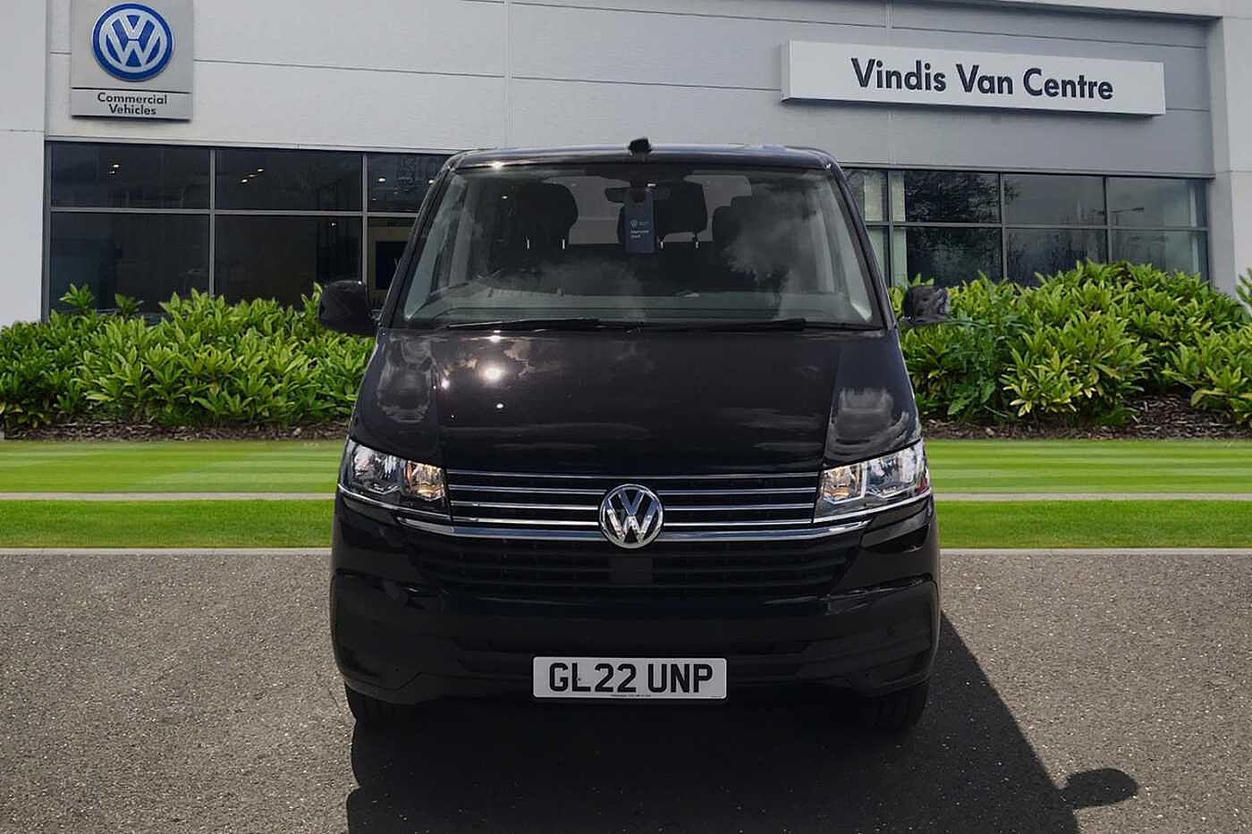 Volkswagen Transporter Shuttle SE LWB 150 PS 2.0 TDI 7sp DSG