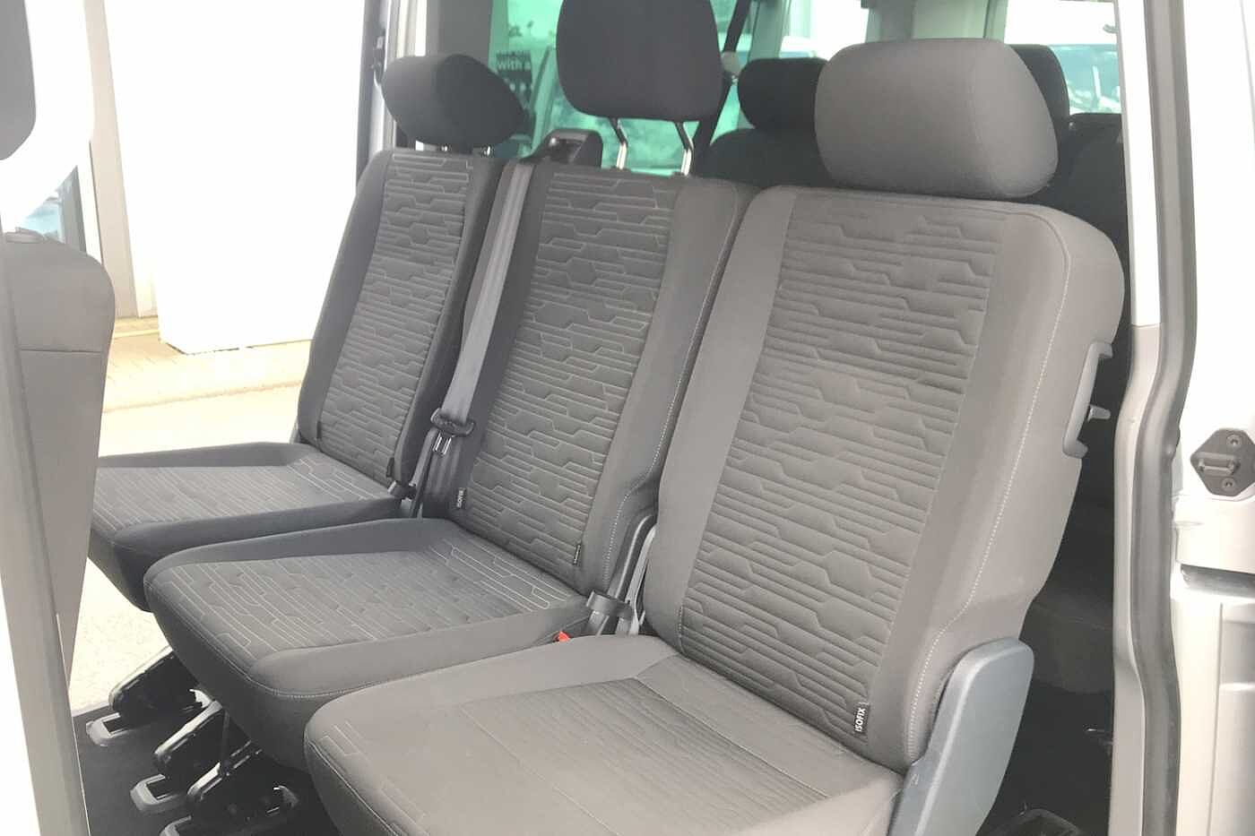 Volkswagen Transporter Shuttle SE LWB 150 PS 2.0 TDI 7sp DSG