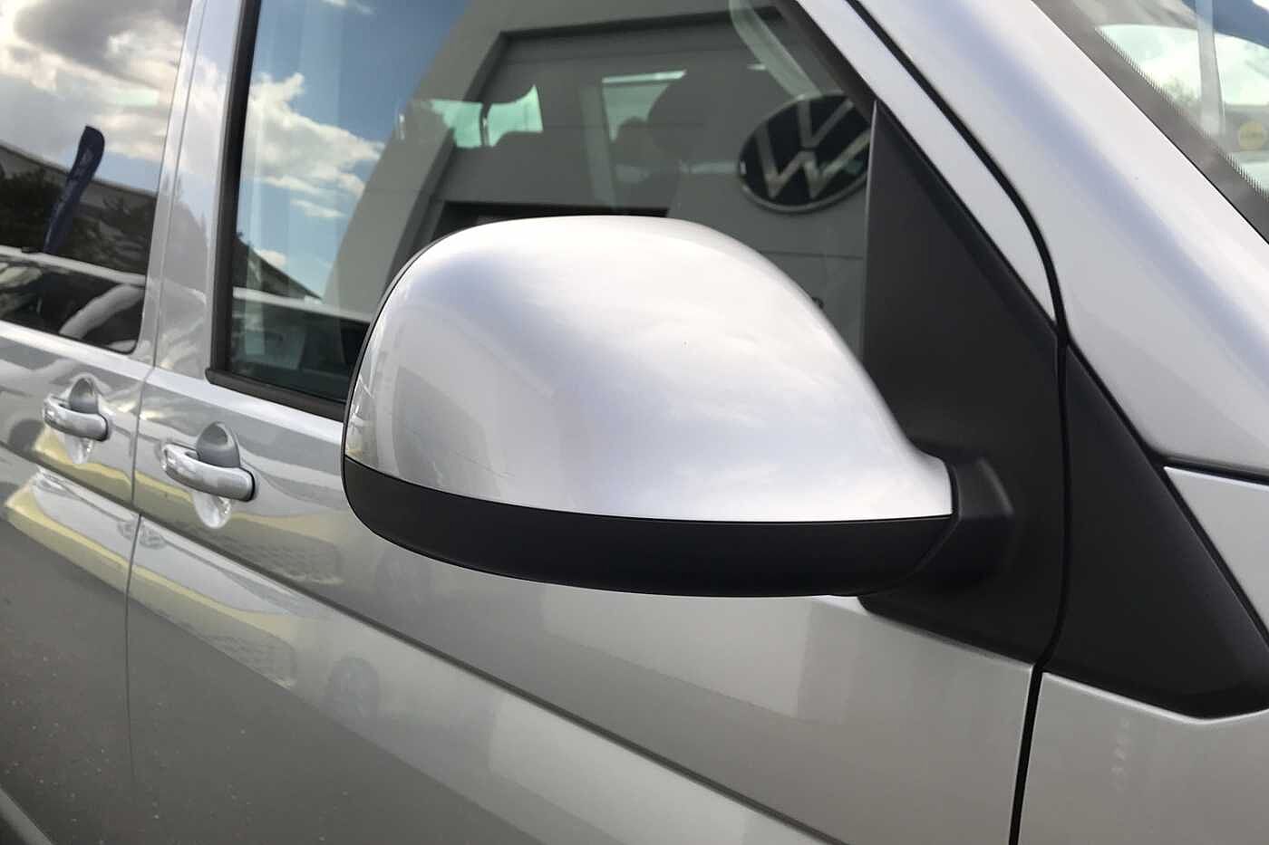 Volkswagen Transporter Shuttle SE LWB 150 PS 2.0 TDI 7sp DSG