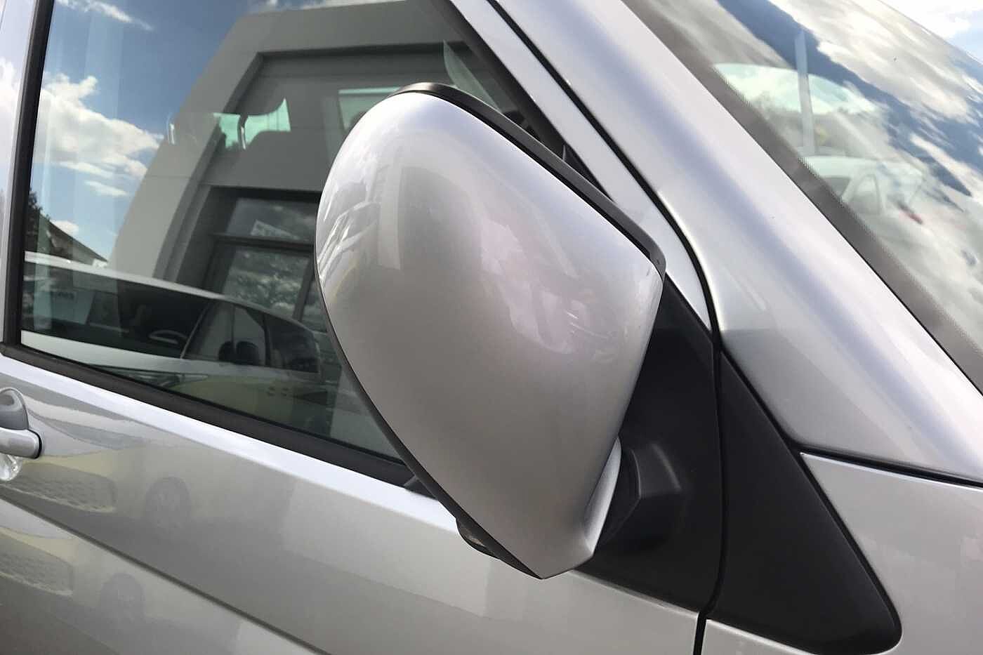 Volkswagen Transporter Shuttle SE LWB 150 PS 2.0 TDI 7sp DSG