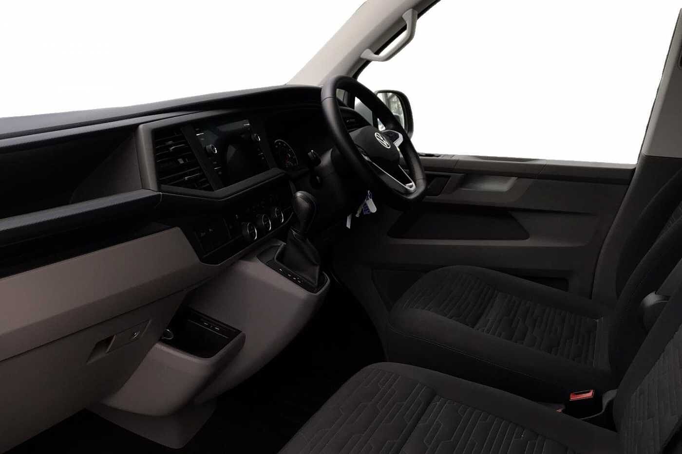 Volkswagen Transporter Shuttle SE LWB 150 PS 2.0 TDI 7sp DSG