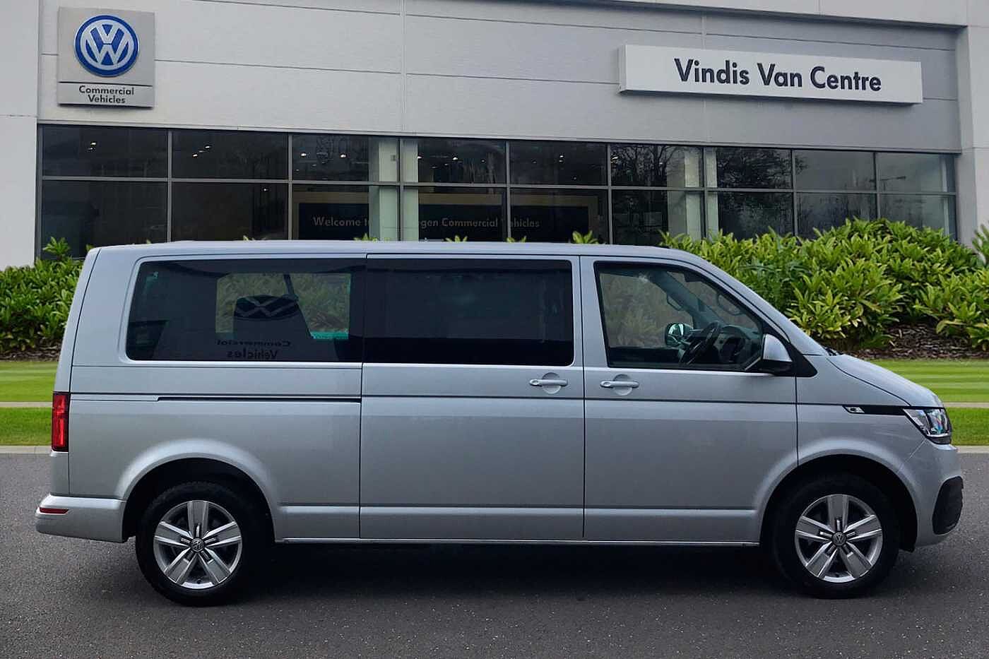 Volkswagen Transporter Shuttle SE LWB 150 PS 2.0 TDI 7sp DSG
