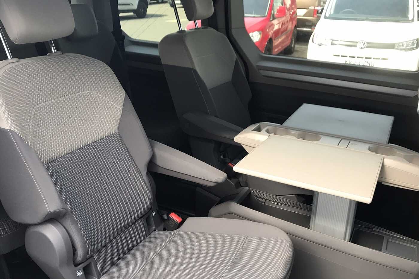 Volkswagen Multivan Life Standard 150 PS 2.0 TDI 7-Speed DSG