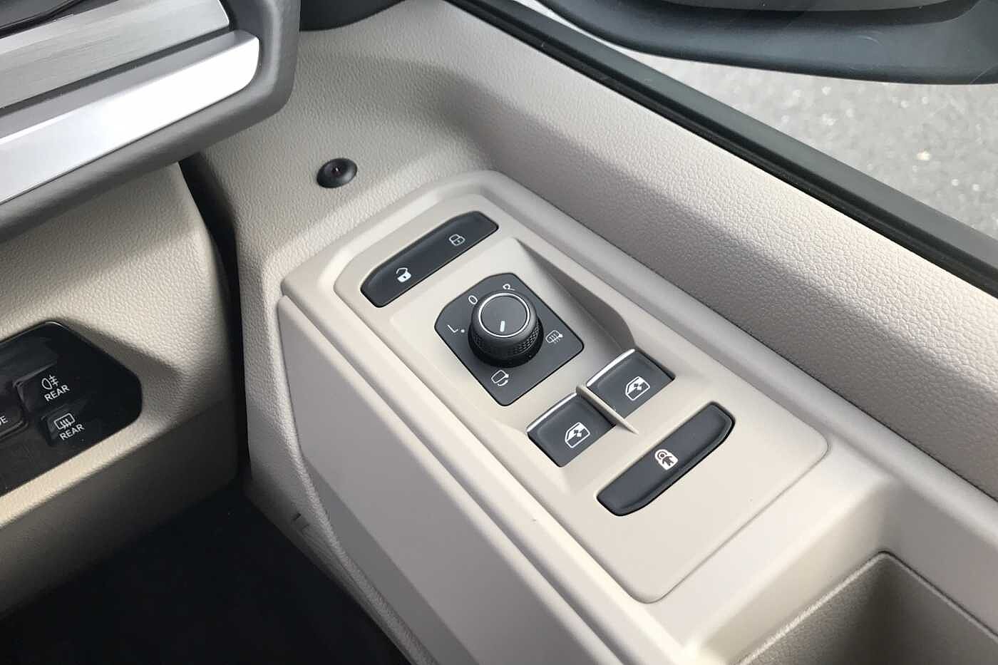 Volkswagen Multivan Life Standard 150 PS 2.0 TDI 7-Speed DSG