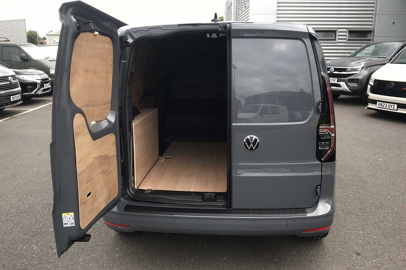 Volkswagen Caddy Commerce Pro SWB 122 PS 2.0 TDI 7sp DSG