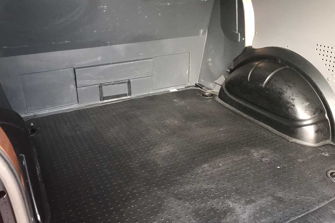 Volkswagen Transporter T32 Kombi Sportline SWB 204 PS 2.0 TDI 7sp DSG