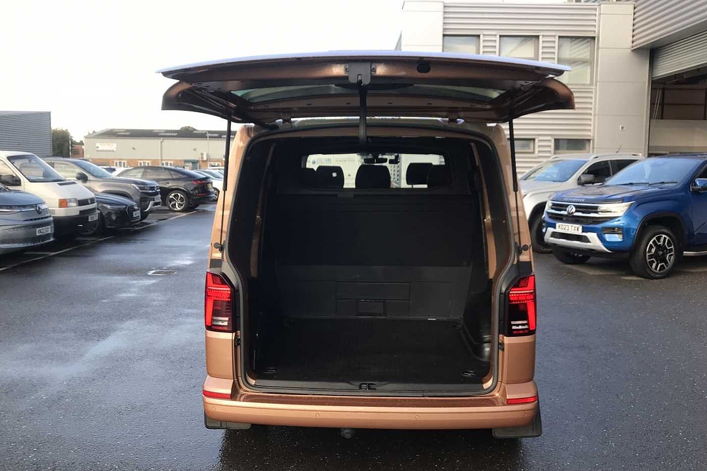 Volkswagen Transporter T32 Kombi Sportline SWB 204 PS 2.0 TDI 7sp DSG