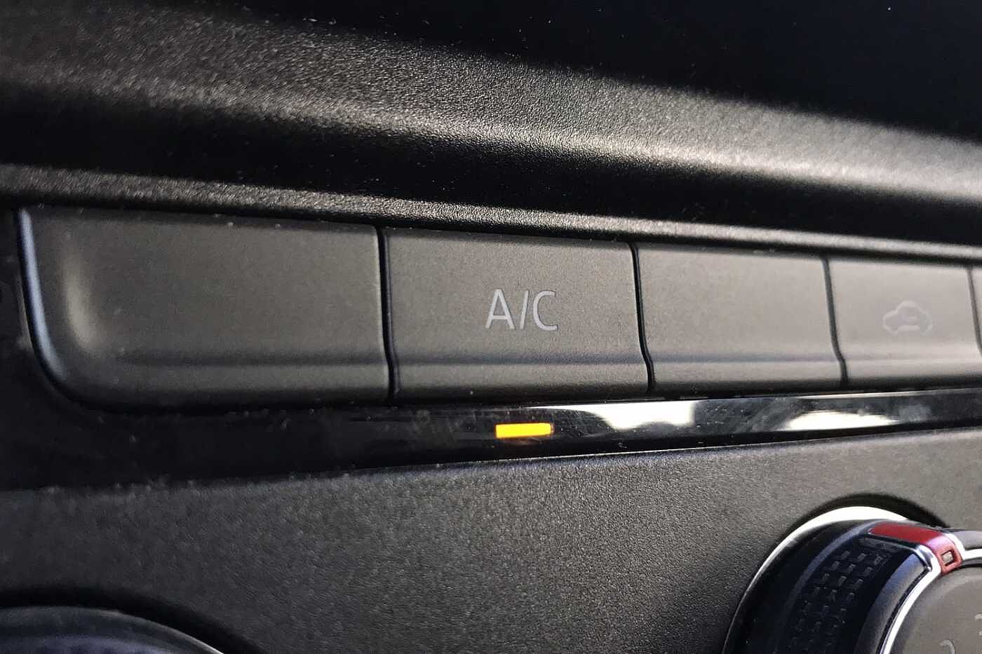 Volkswagen Transporter Panel van Startline Business SWB 110 PS 2.0 TDI 5sp Manual
