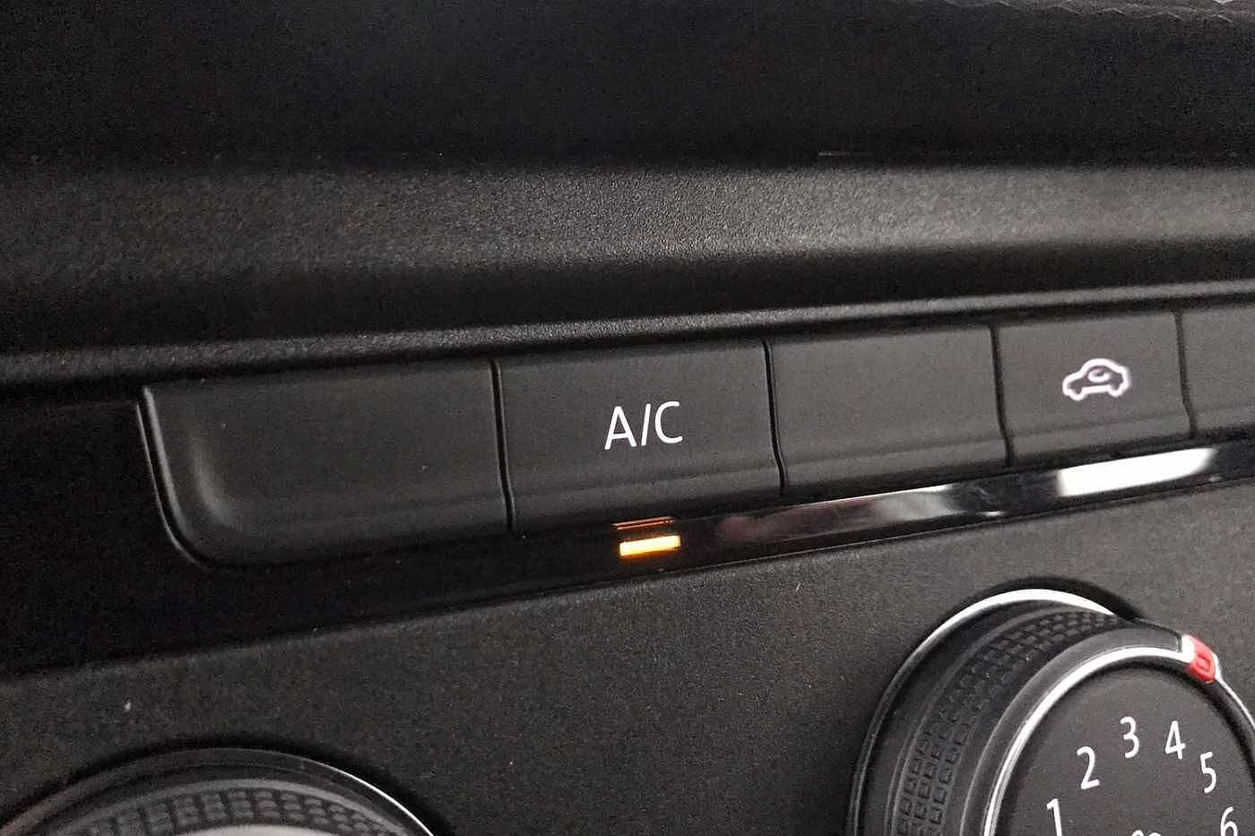 Volkswagen Transporter Panel van Startline Business SWB 110 PS 2.0 TDI 5sp Manual