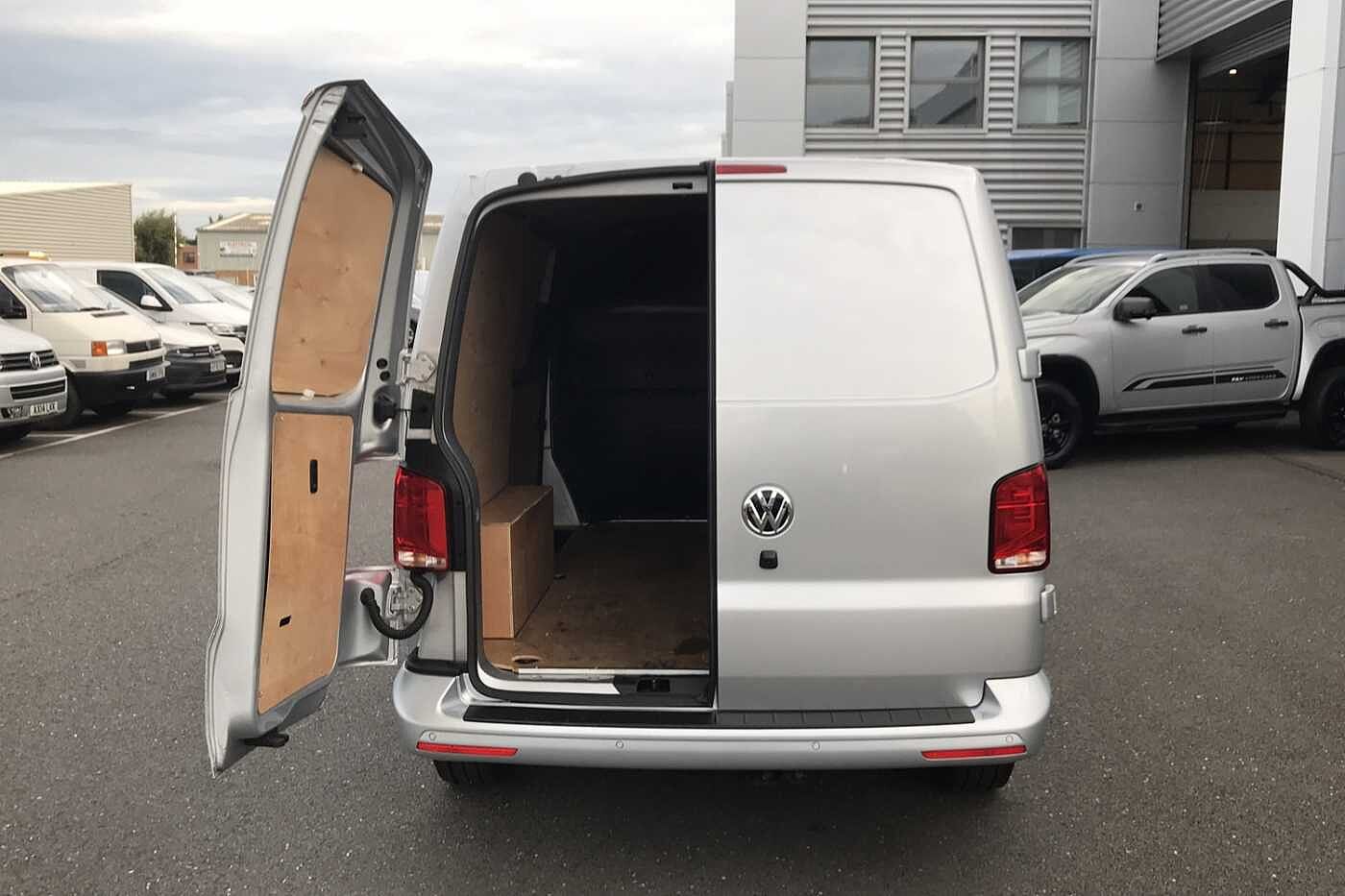 Volkswagen Transporter T32 Panel van Highline SWB 150 PS 2.0 TDI 6sp Manual
