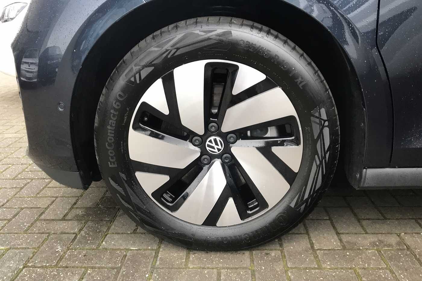 Volkswagen ID. Buzz Cargo Commerce Plus SWB 204 PS 77 kWh Electric 1 Speed Automatic