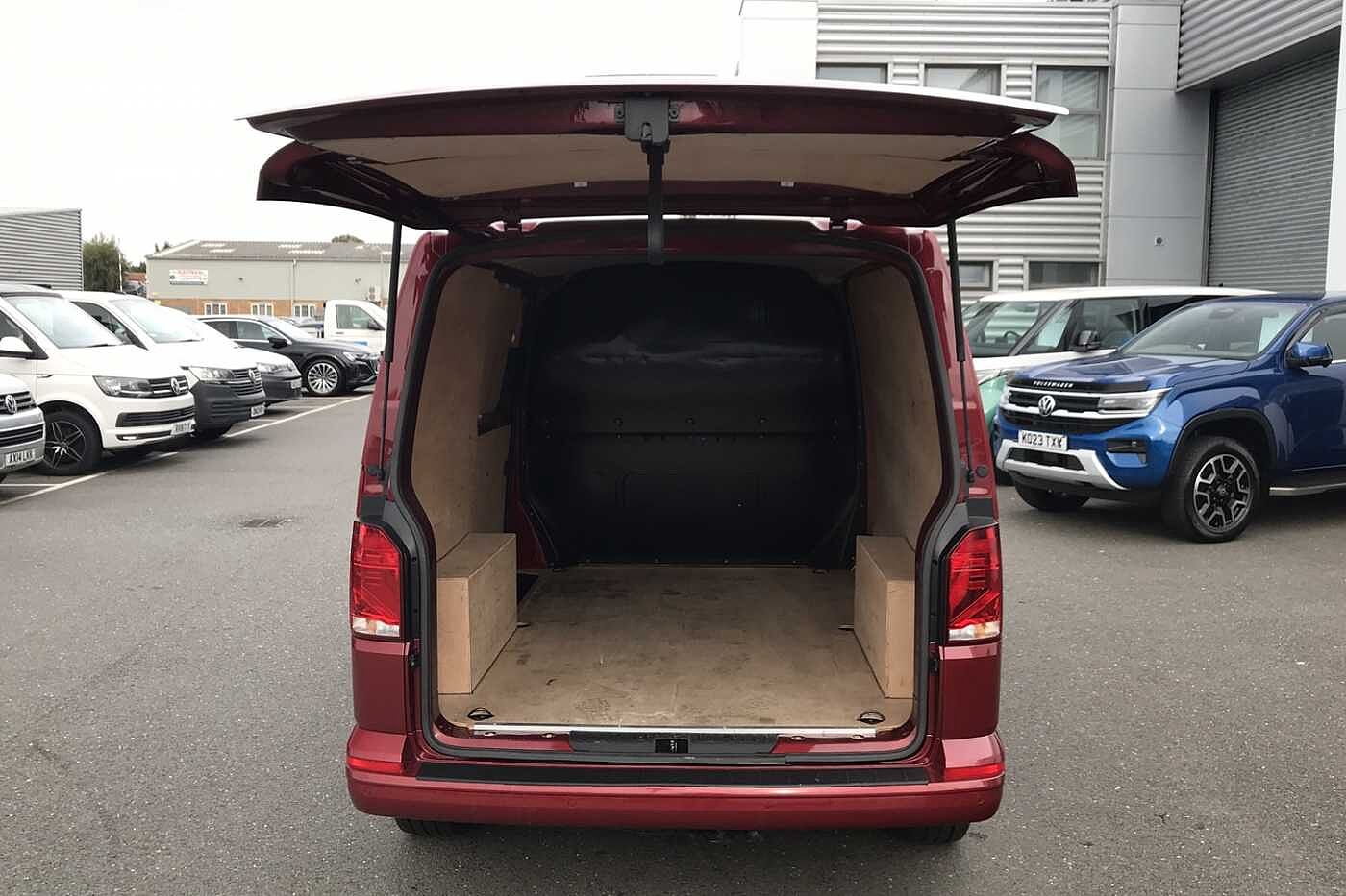 Volkswagen Transporter PV 2.0TDI (150PS)Eu6 T32 Highline SWB