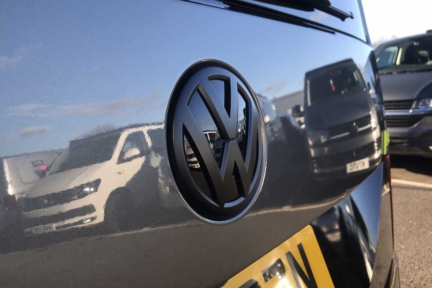 Volkswagen Transporter T32 Swb Diesel Kombi Highline SWB 204 PS 2.0 TDI 7sp DSG
