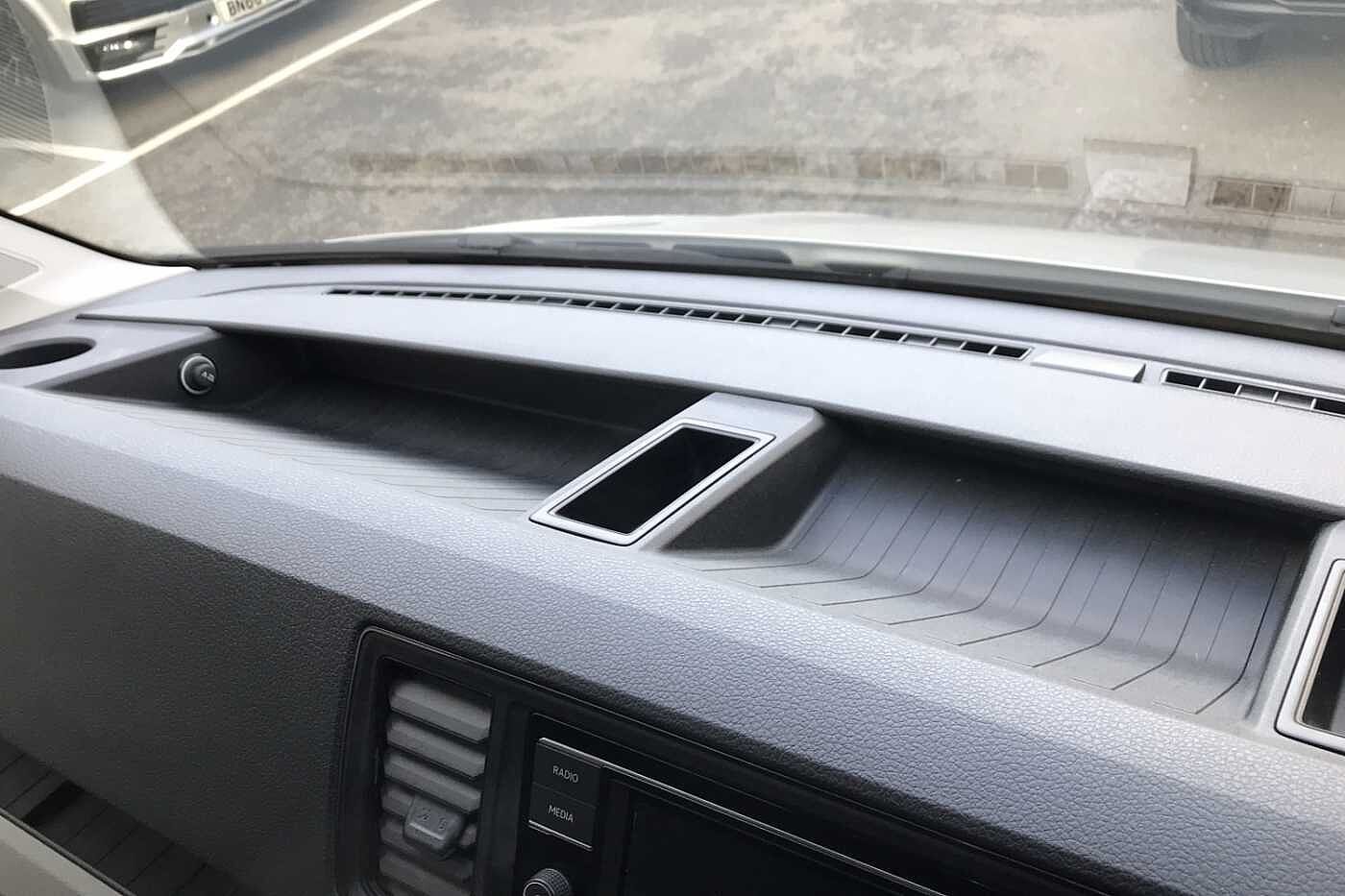 Volkswagen Crafter Cr35 Lwb Diesel Fwd Panel van Trendline LWB 140 PS 2.0 TDI 6sp Manual FWD