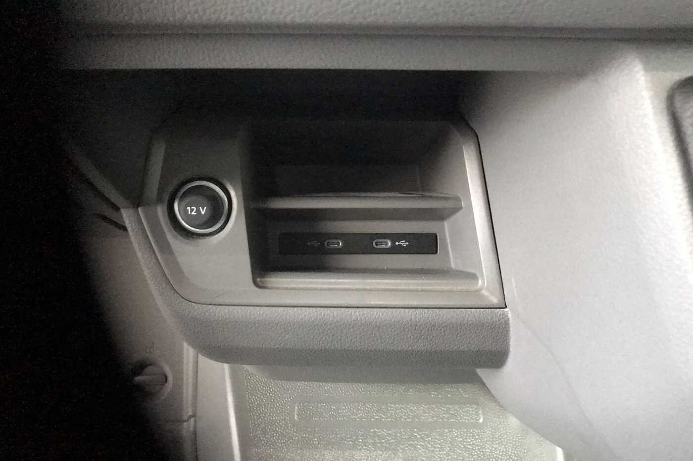 Volkswagen Crafter Cr35 Lwb Diesel Fwd Panel van Trendline LWB 140 PS 2.0 TDI 6sp Manual FWD