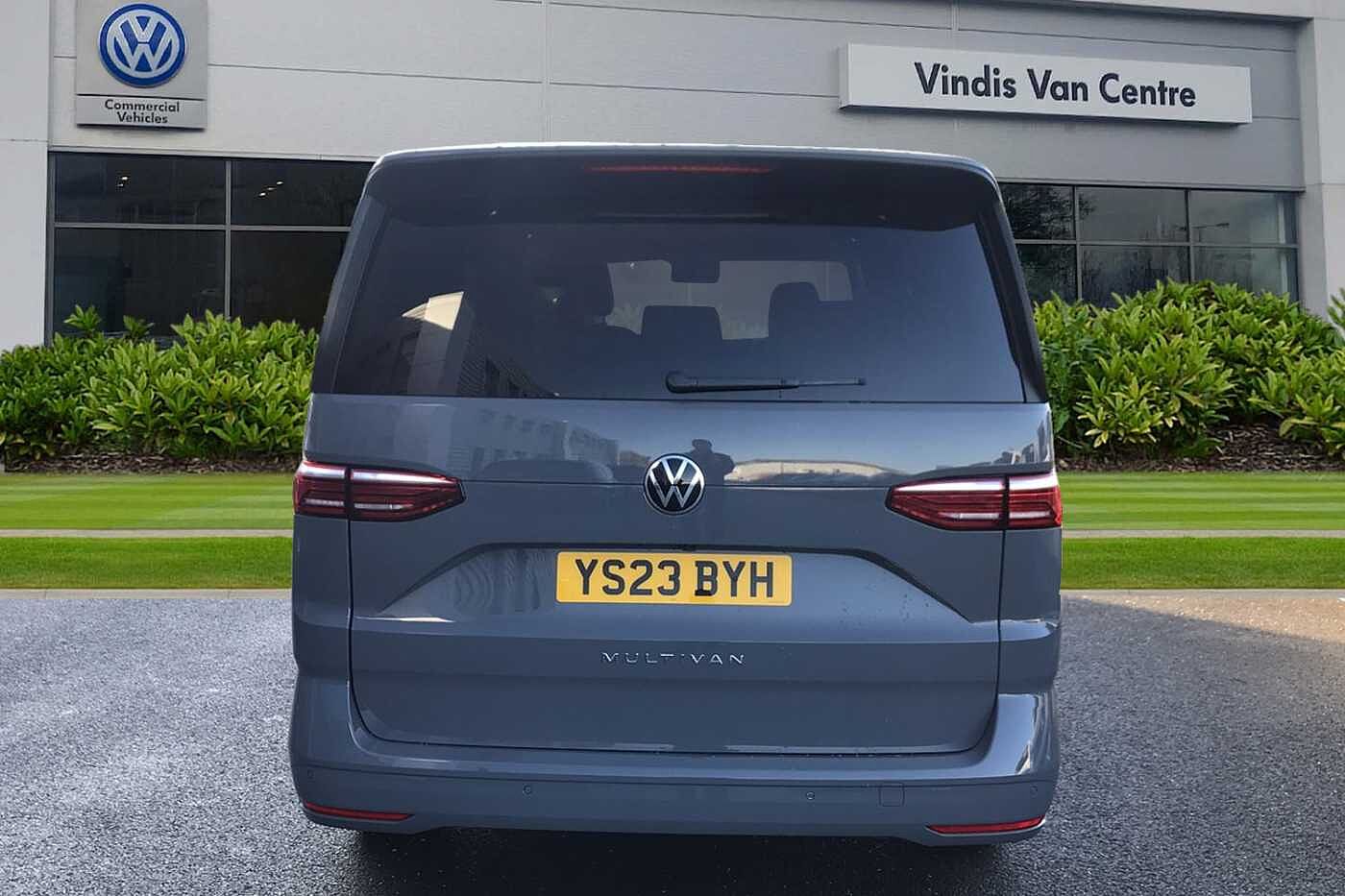 Volkswagen Multivan 2.0TDI (150ps) Life LWB DSG