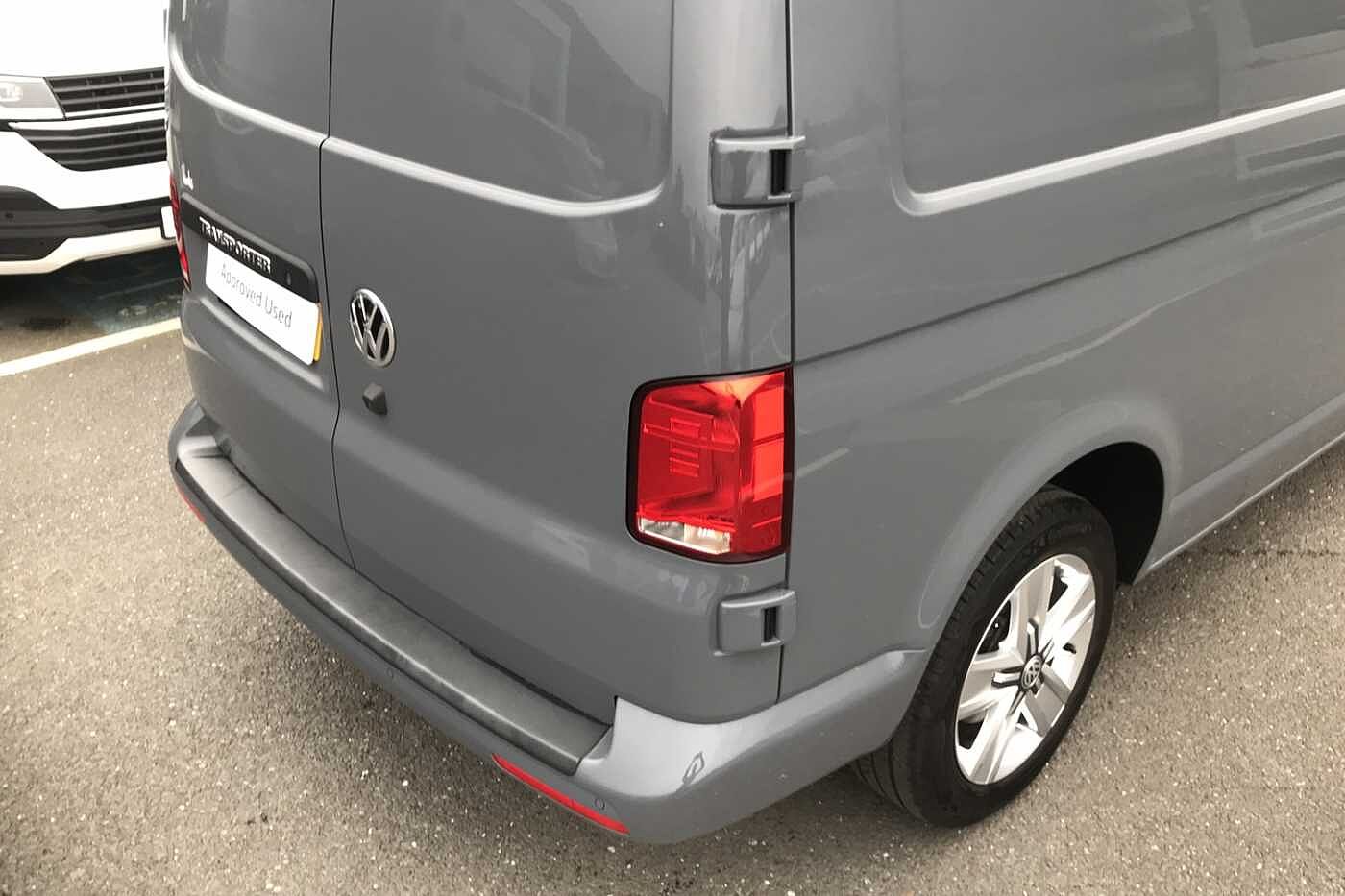 Volkswagen Transporter T32 Panel van Highline SWB 150 PS 2.0 TDI 7sp DSG