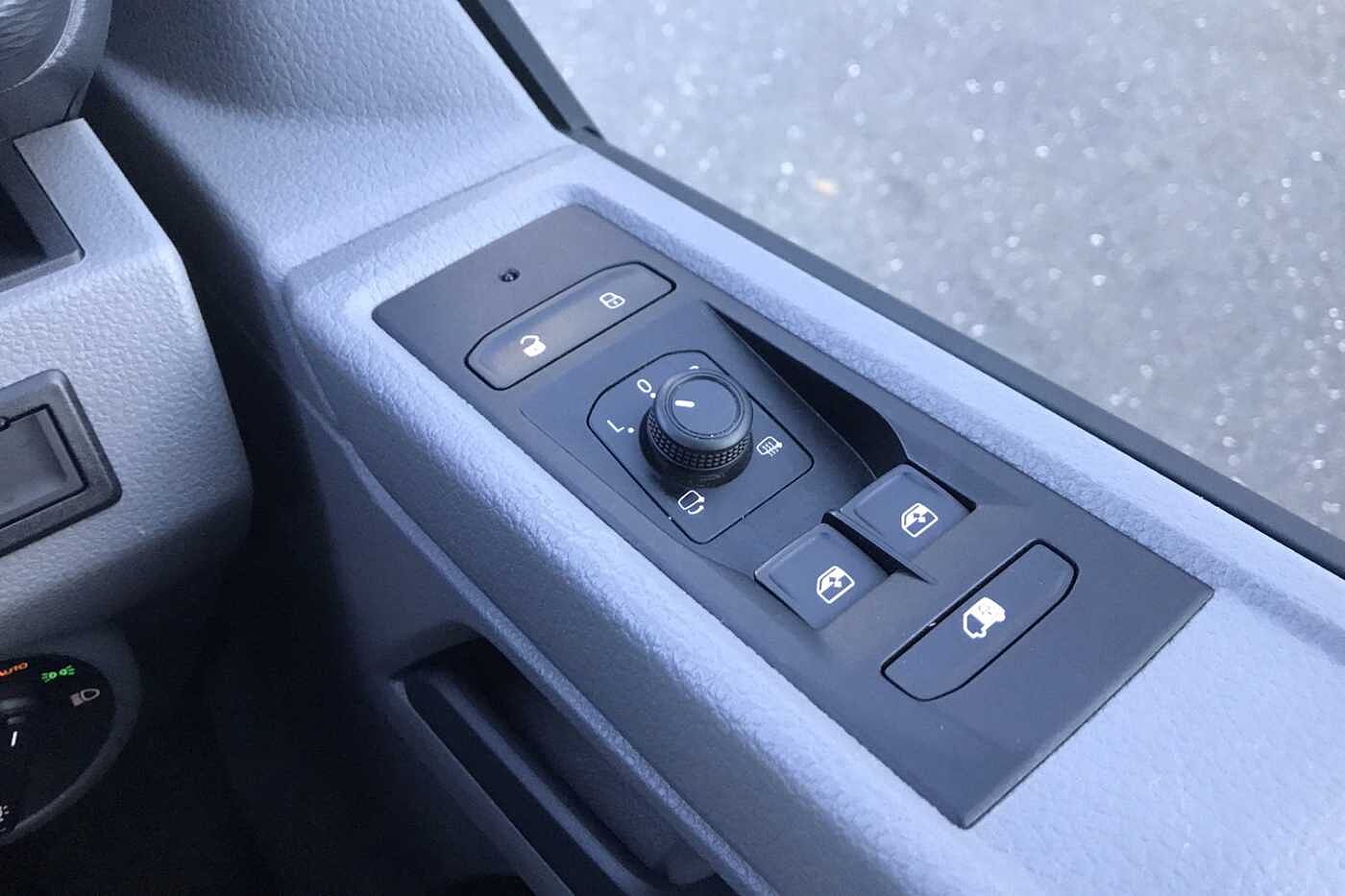 Volkswagen Transporter T28 Panel van Highline SWB 110 PS 2.0 TDI 5sp Manual
