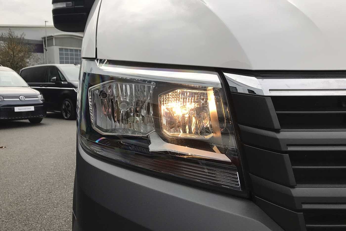 Volkswagen Crafter Panel van Trendline LWB 140 PS 2.0 TDI 6sp Manual FWD