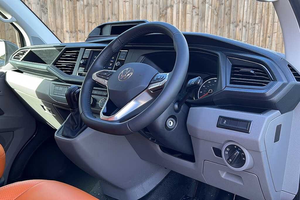 Volkswagen Transporter 2.0 TDI 150 Highline Kombi Van DSG