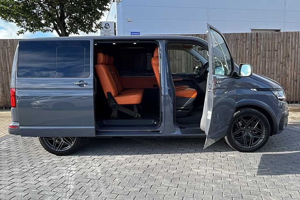 Volkswagen Transporter 2.0 TDI 150 Highline Kombi Van DSG