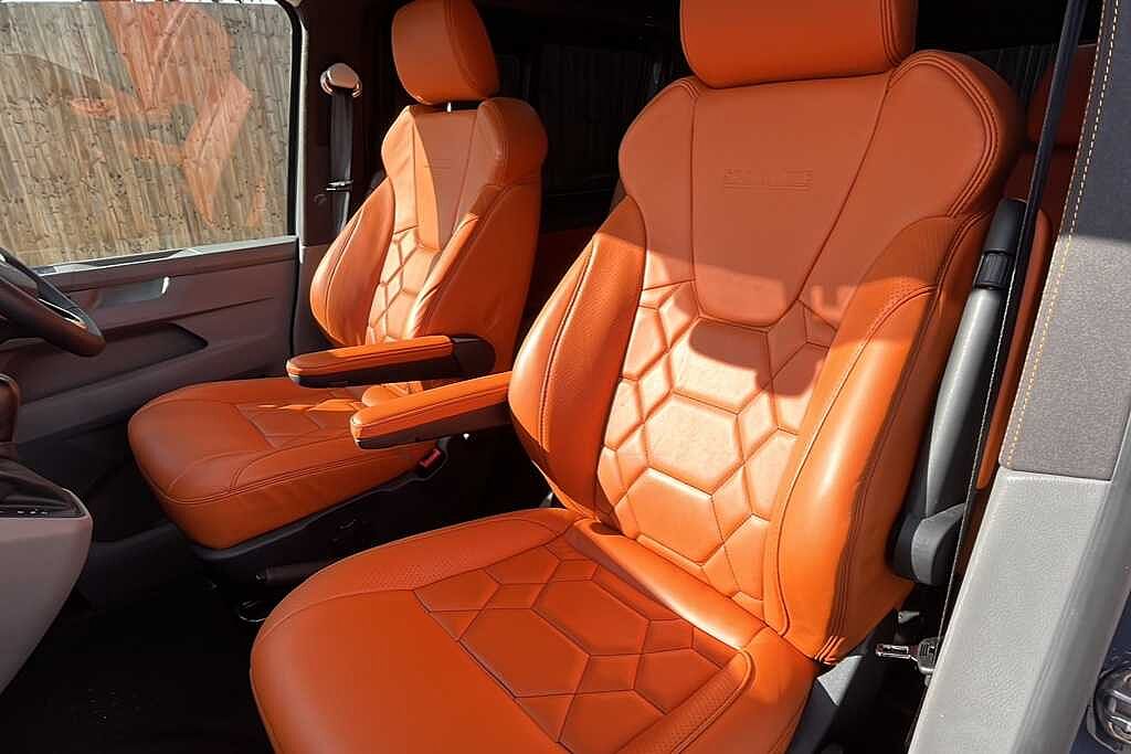 Volkswagen Transporter 2.0 TDI 150 Highline Kombi Van DSG