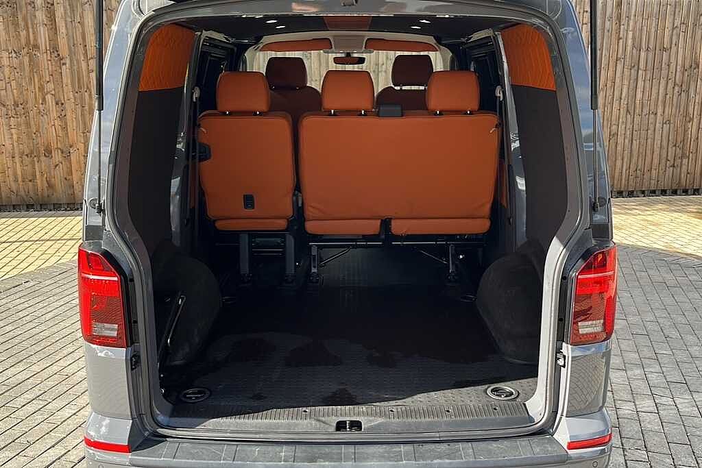 Volkswagen Transporter 2.0 TDI 150 Highline Kombi Van DSG