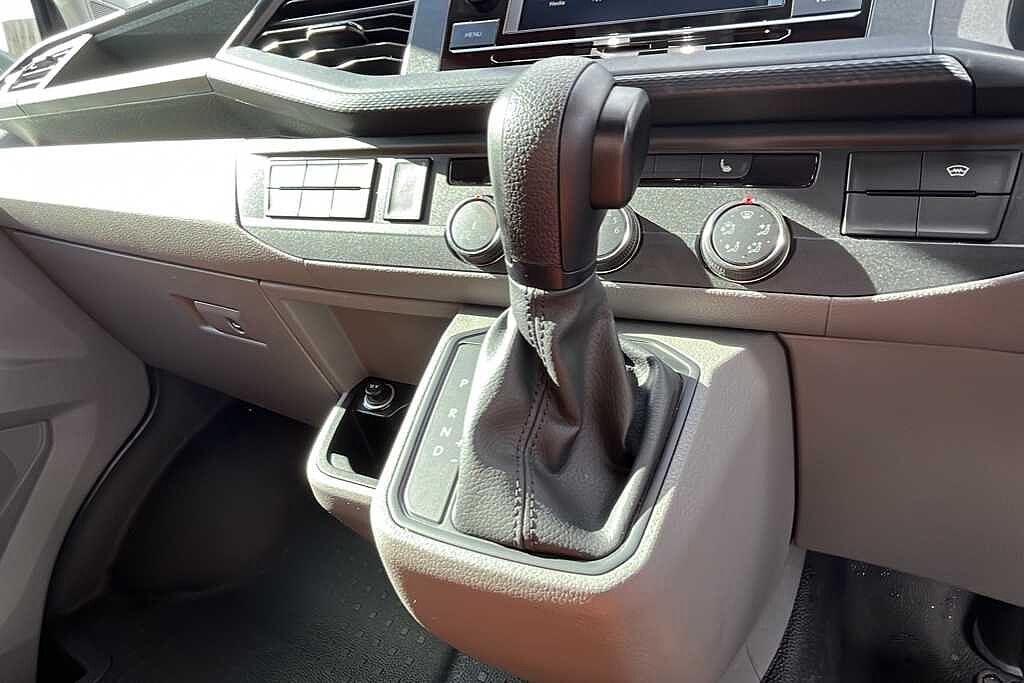 Volkswagen Transporter 2.0 TDI 150 Highline Kombi Van DSG
