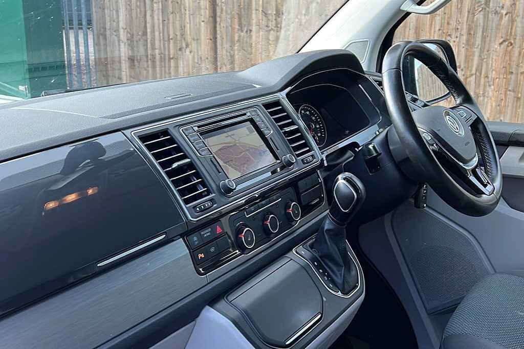 Volkswagen Transporter 2.0 TDI BMT 150 Highline Kombi Van DSG