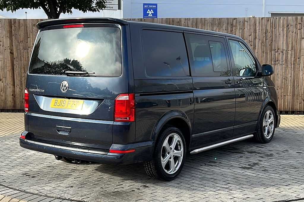 Volkswagen Transporter 2.0 TDI BMT 150 Highline Kombi Van DSG