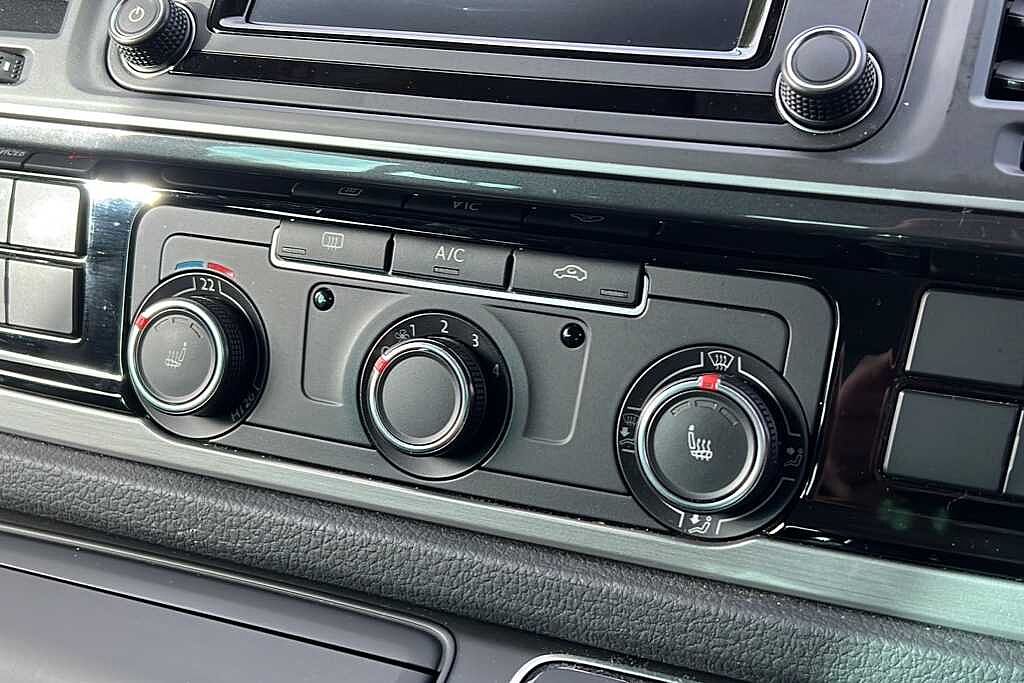 Volkswagen Transporter 2.0 TDI BMT 150 Highline Kombi Van DSG