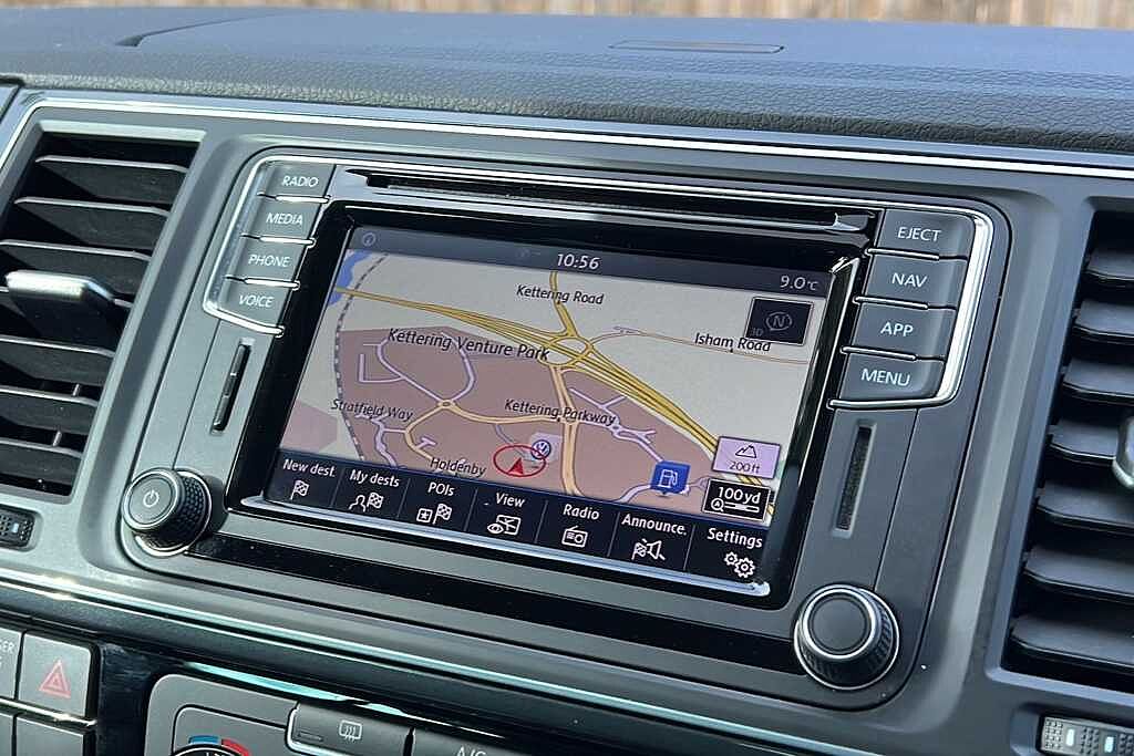 Volkswagen Transporter 2.0 TDI BMT 150 Highline Kombi Van DSG