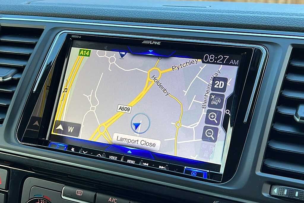 Volkswagen Transporter 2.0 BiTDI BMT 204 Highline Kombi Van 4MOTION DSG