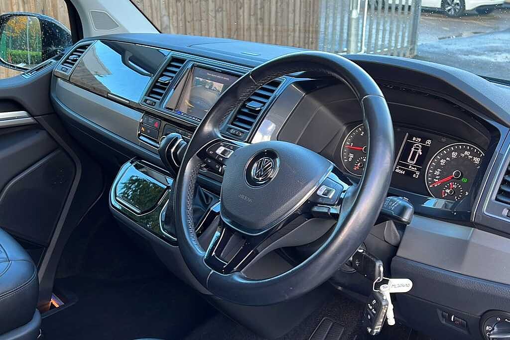 Volkswagen Transporter 2.0 BiTDI BMT 204 Highline Kombi Van 4MOTION DSG