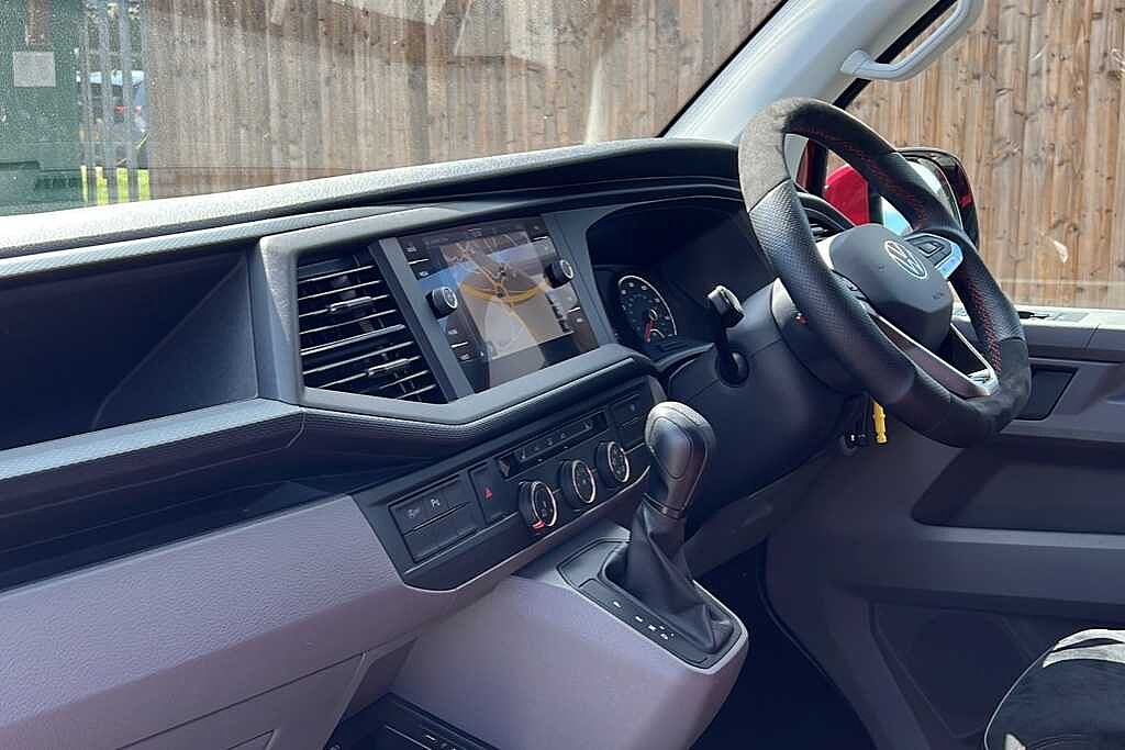 Volkswagen Transporter 2.0 BiTDI 204 Highline Kombi Van DSG