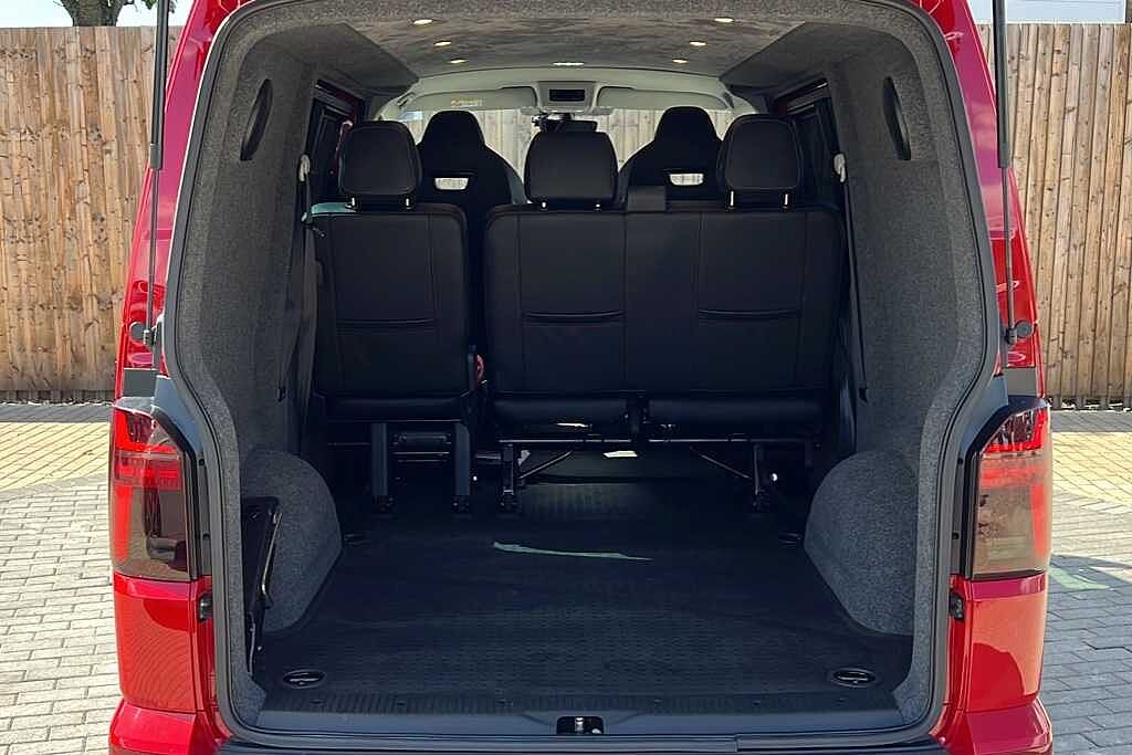 Volkswagen Transporter 2.0 BiTDI 204 Highline Kombi Van DSG