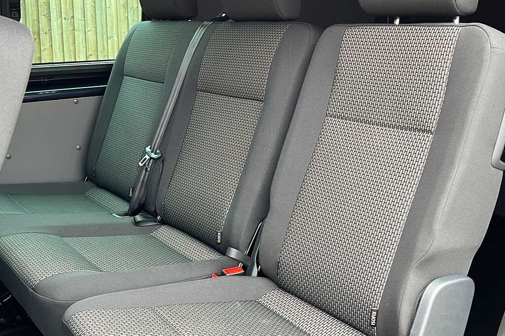 Volkswagen Transporter 2.0 BiTDI 204 Highline Kombi Van 4MOTION DSG