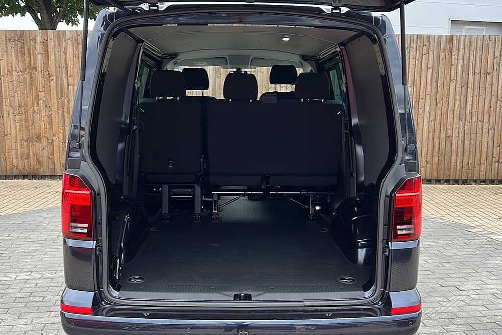 Volkswagen Transporter 2.0 BiTDI 204 Highline Kombi Van 4MOTION DSG