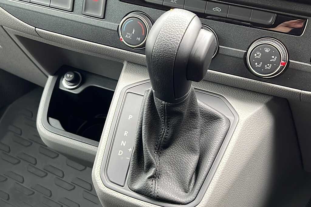 Volkswagen Transporter 2.0 BiTDI 204 Highline Kombi Van 4MOTION DSG