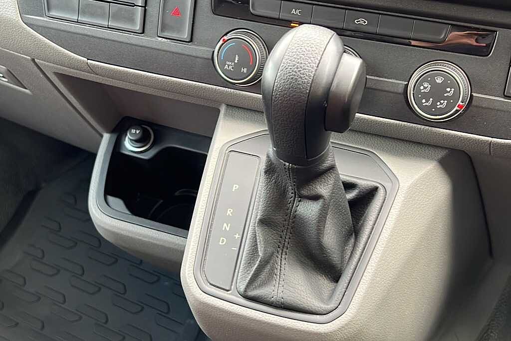 Volkswagen Transporter 2.0 BiTDI 204 Highline Van DSG